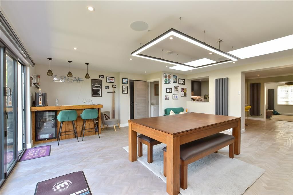 Property photo 3 of 12 Games Room