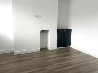 Property photo 3 of 18 W9.Jpg