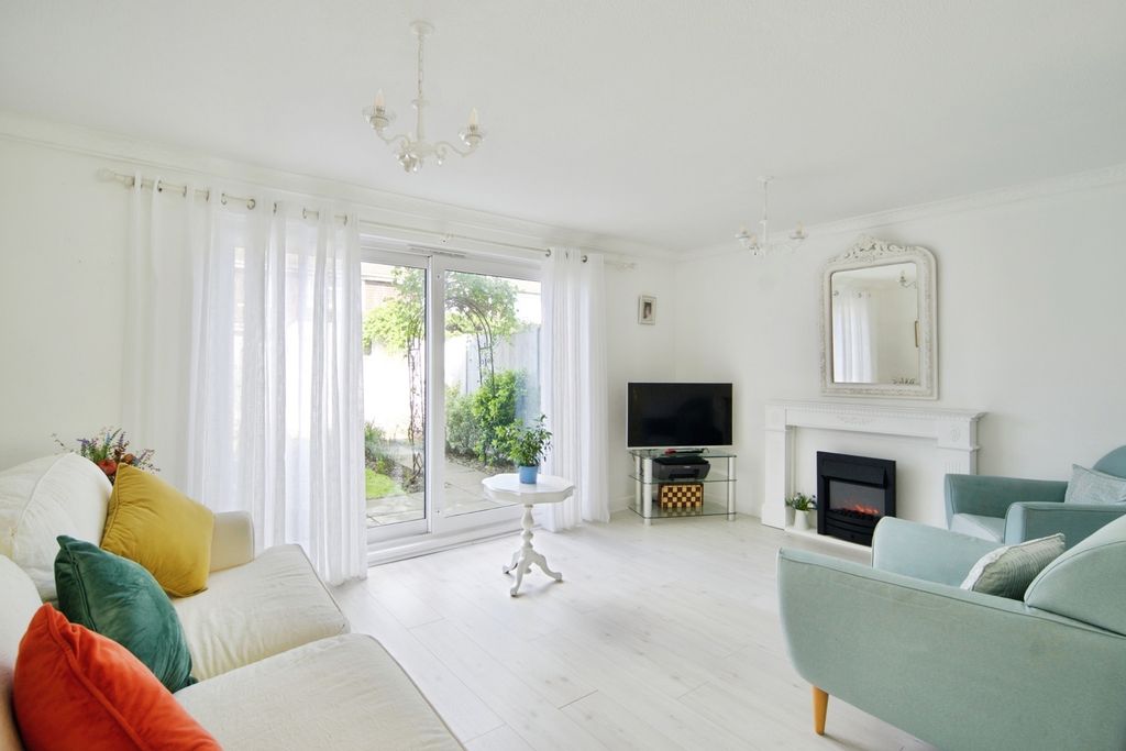 Property photo 2 of 19 Pbox-Img.Jpg