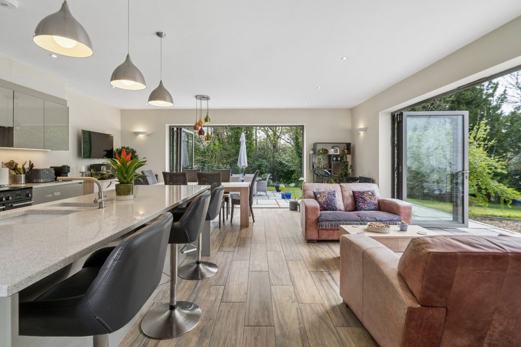 Property photo 2 of 31 Picture No. 22