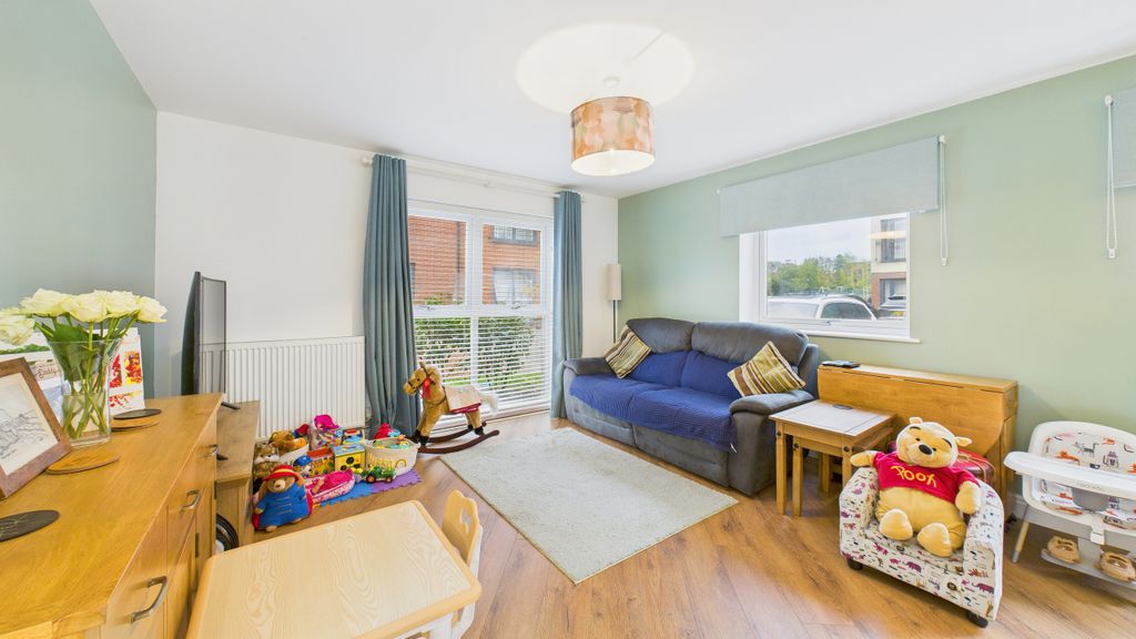 Property photo 3 of 10 Cam04968G0-Pr0076-Still005