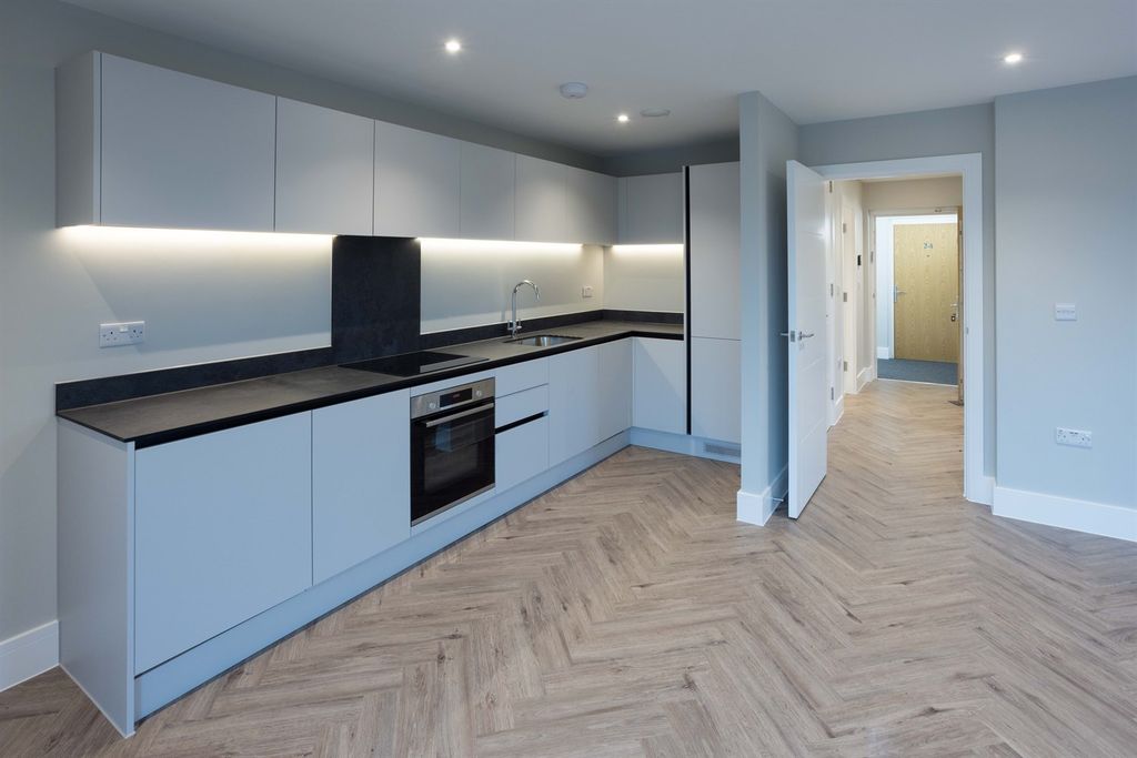 Property photo 1 of 7 (Main)