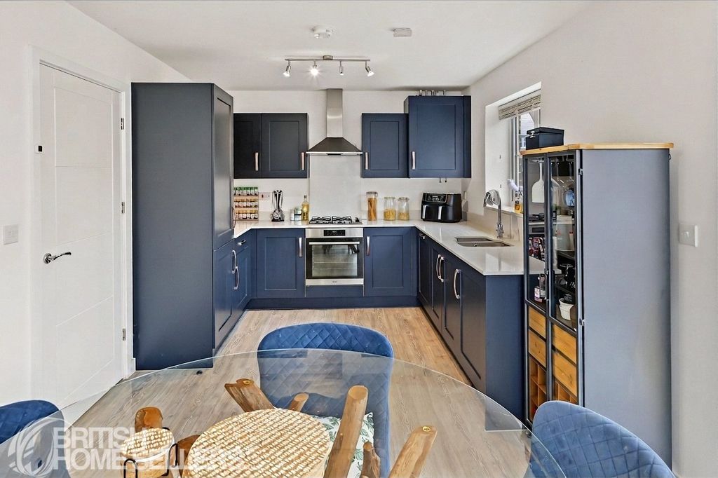 Property photo 3 of 15 Picture No. 05