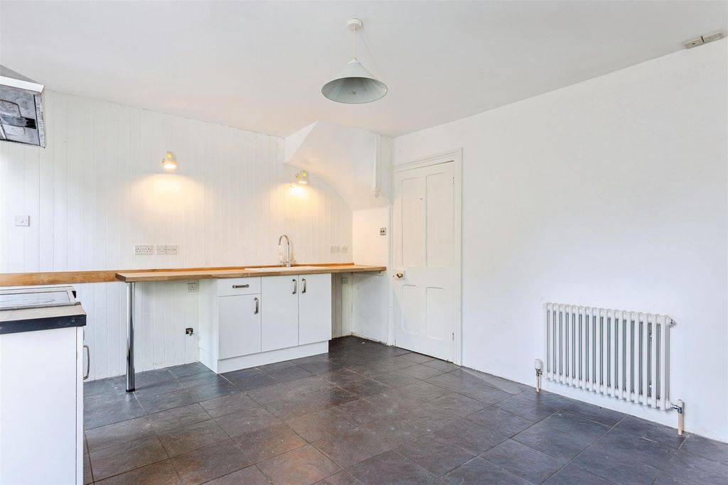 Property photo 3 of 12 Kitchen Diner (2).Jpg