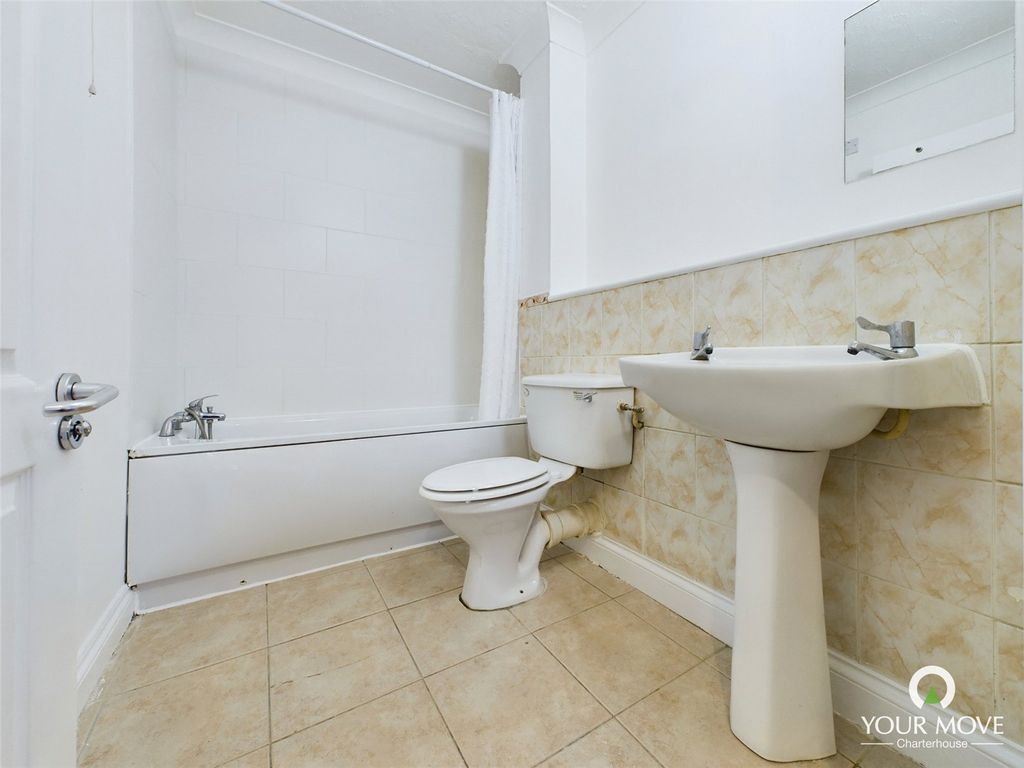 Property photo 3 of 13 Bathroom