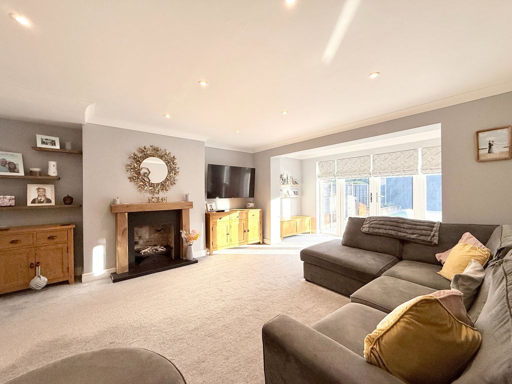 Property photo 3 of 22