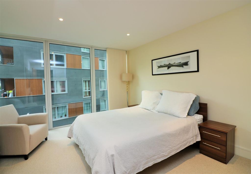Property photo 3 of 7 Denison House.Jpg