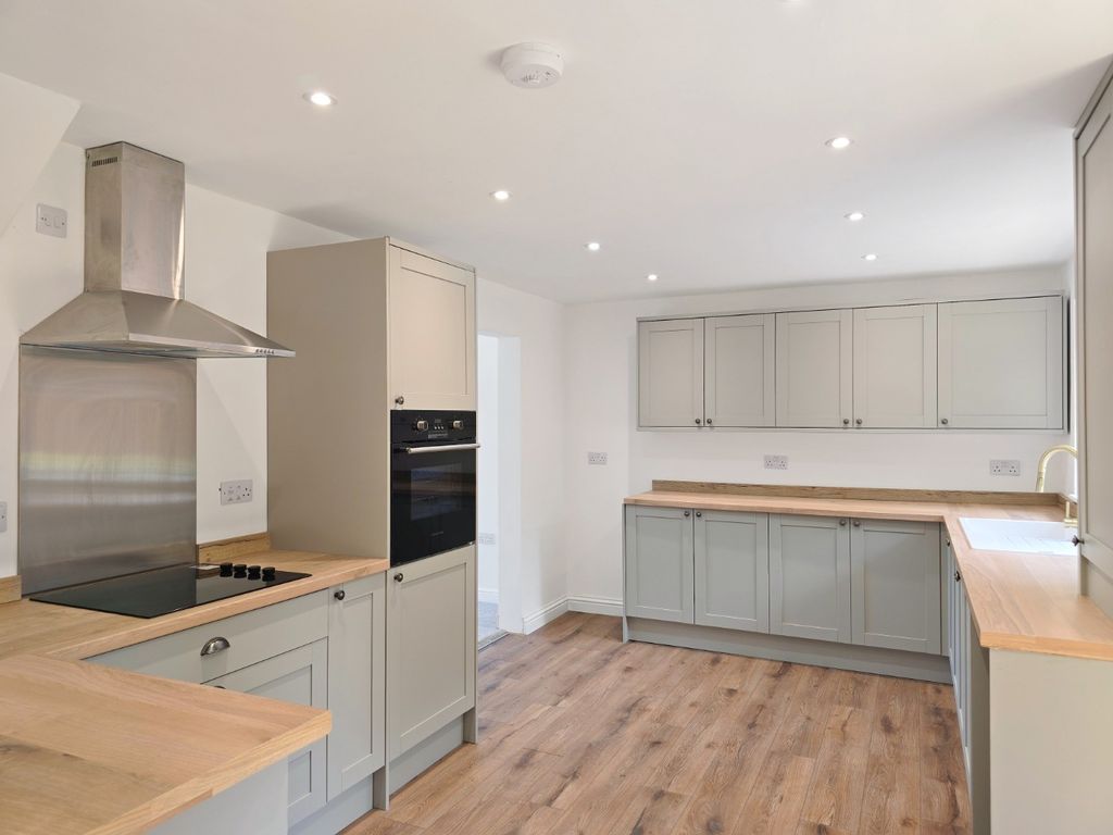 Property photo 2 of 19 5270497