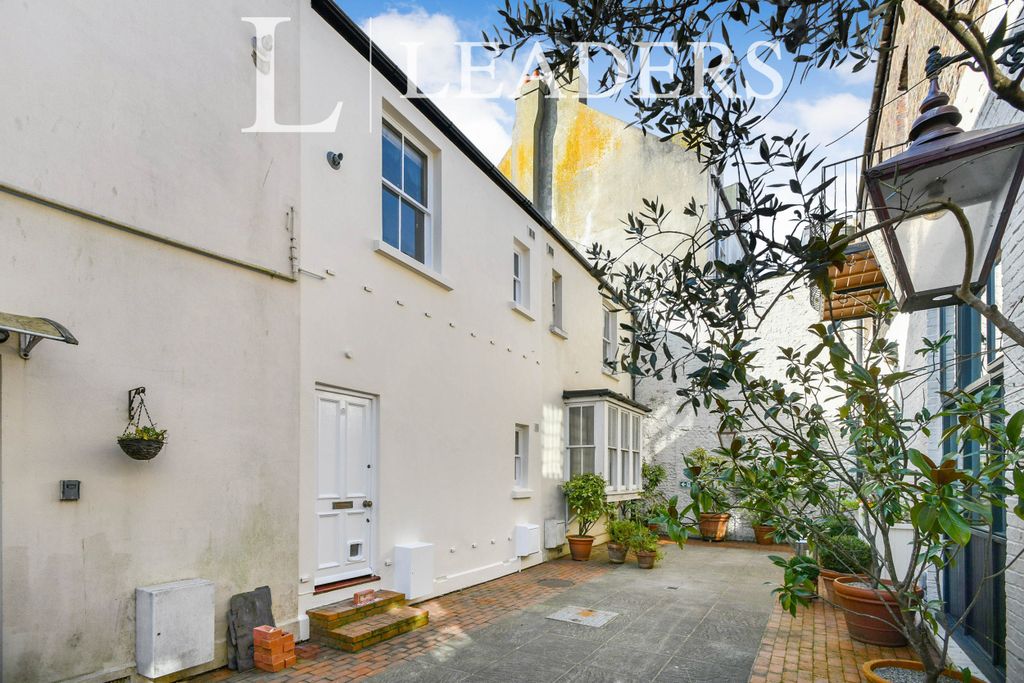 Property photo 1 of 10 The Mews
