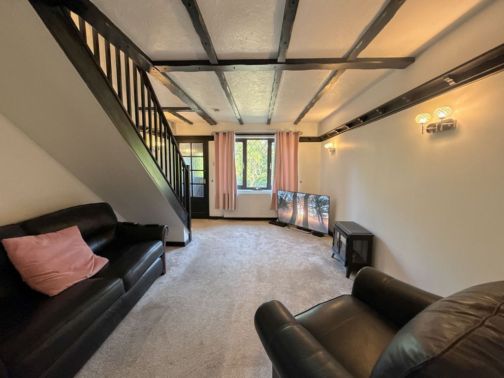 Property photo 2 of 9 Lounge