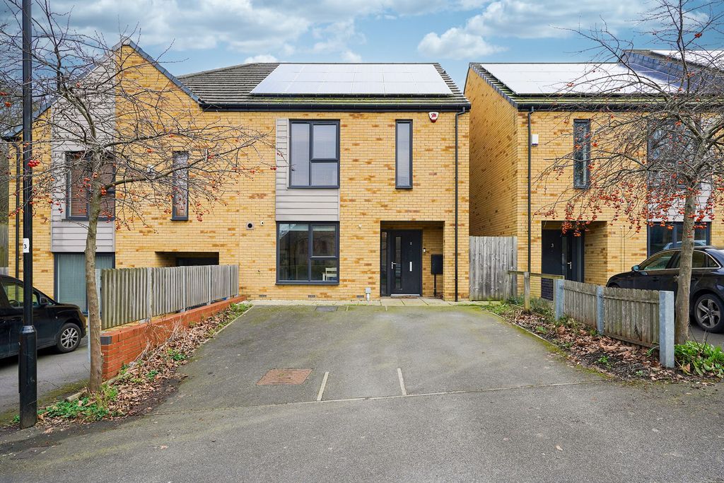 Property photo 1 of 21