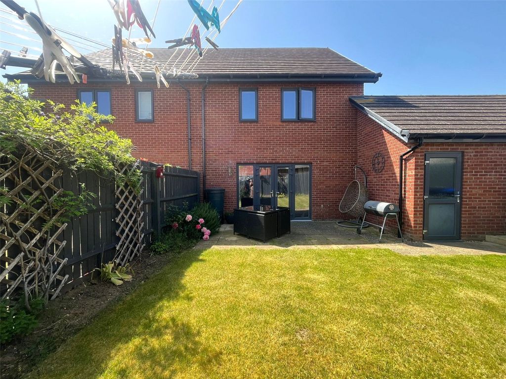 Property photo 2 of 25 Picture No. 40