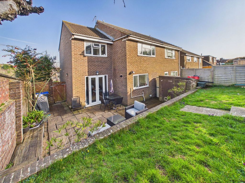 Property photo 3 of 11