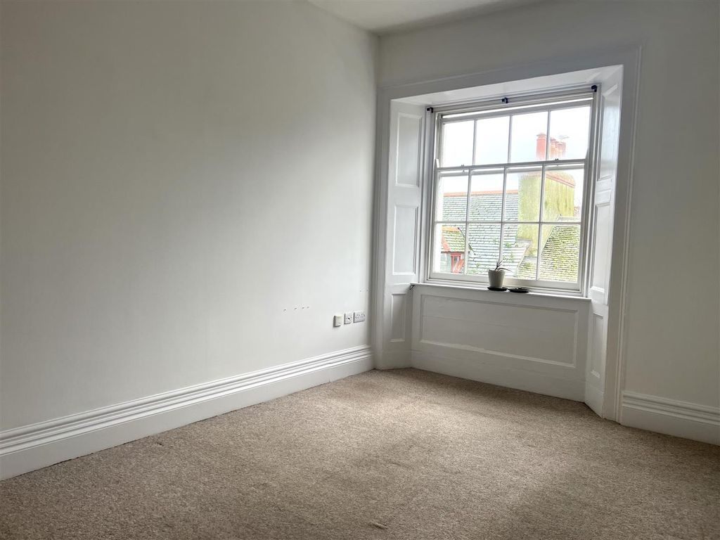 Property photo 3 of 10 Open Plan Living Room