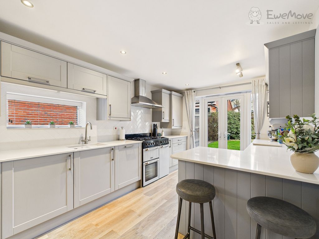 Property photo 3 of 16 Cam03640G0-Pr0083-Still018