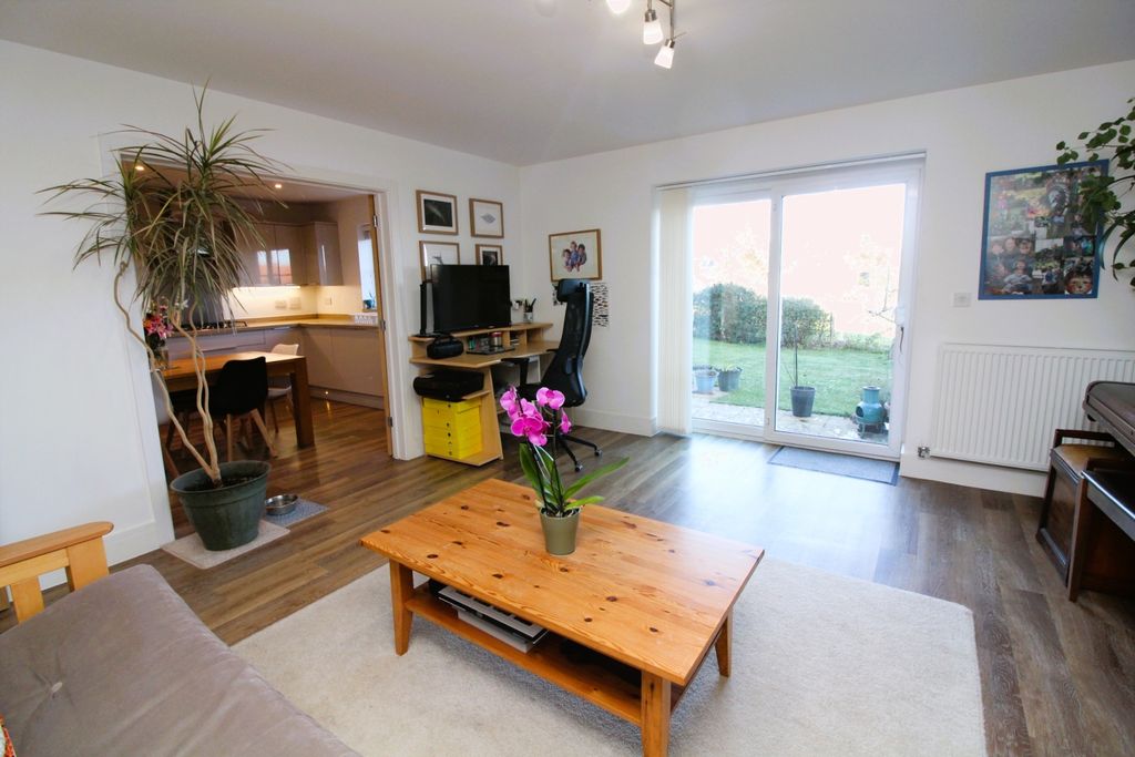 Property photo 2 of 35 Img_2885