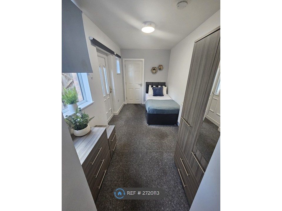 Property photo 1 of 8 Room 2 Bedroom