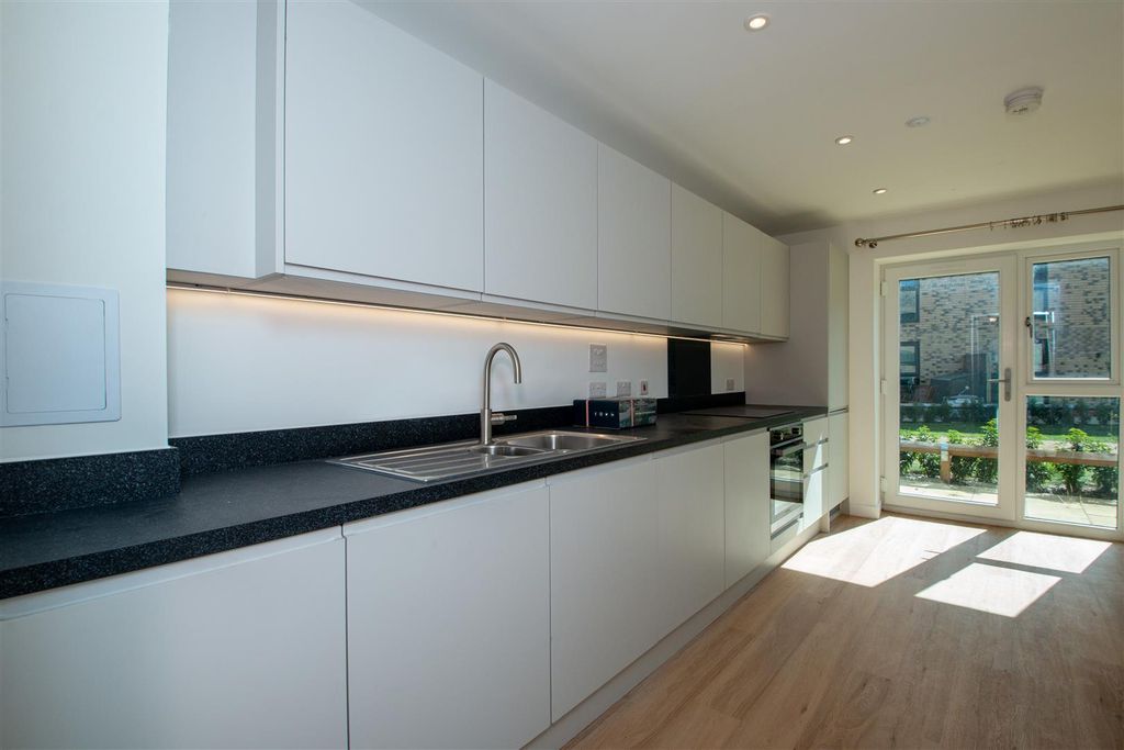 Property photo 3 of 19 9Char_5.Jpg