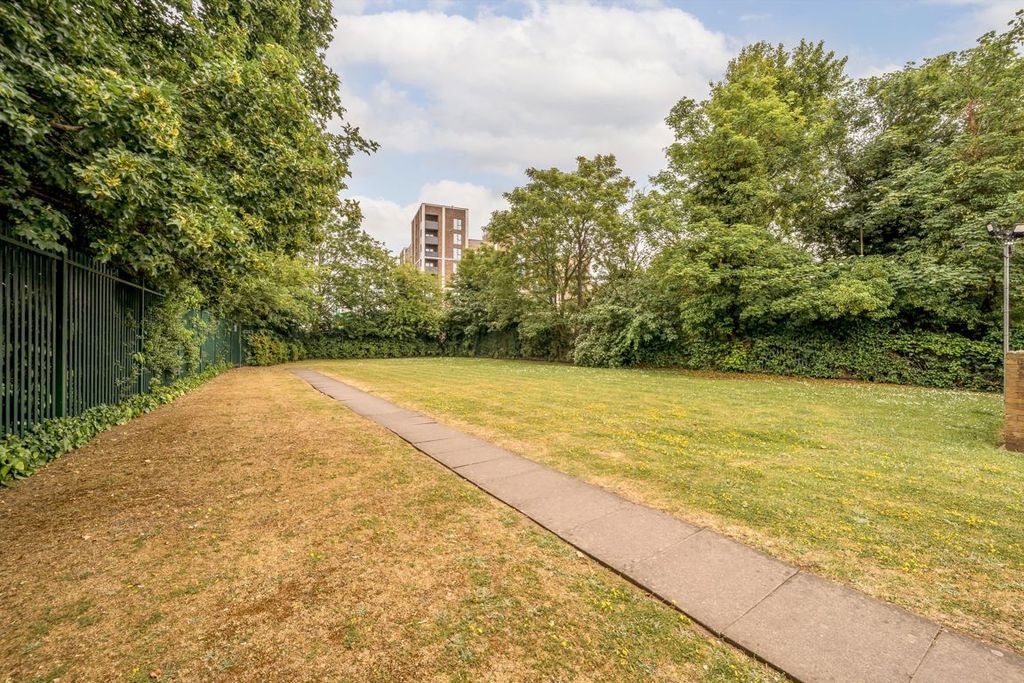 Property photo 3 of 4