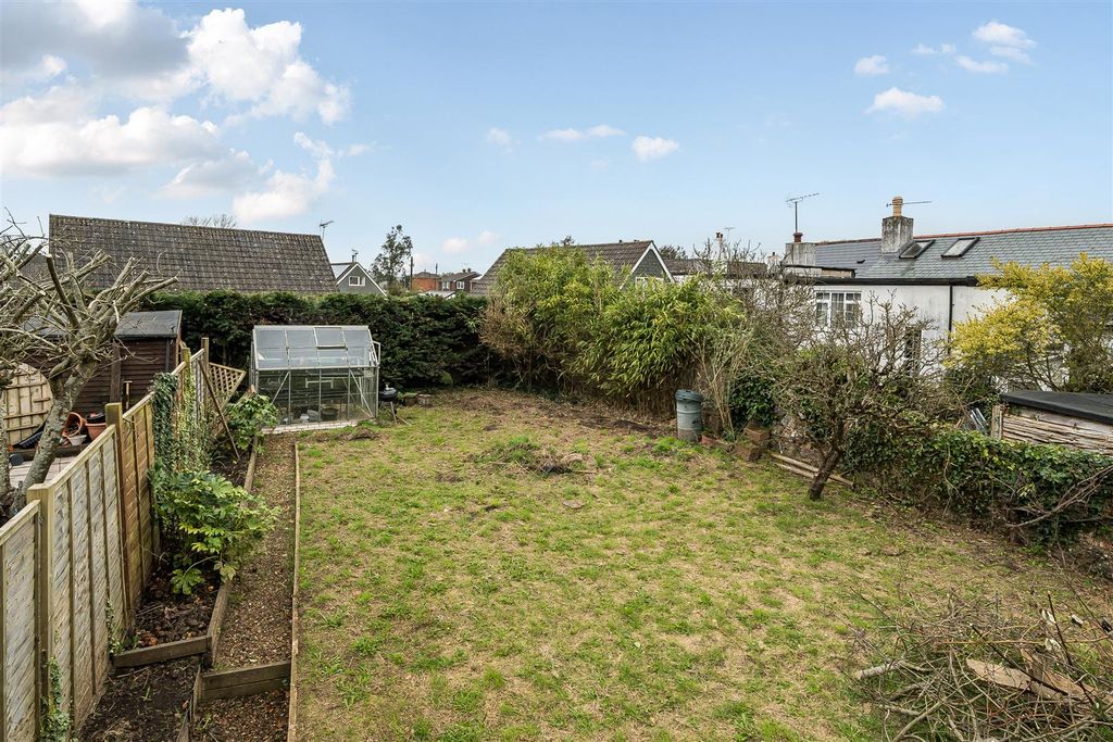 Property photo 2 of 19 Garden