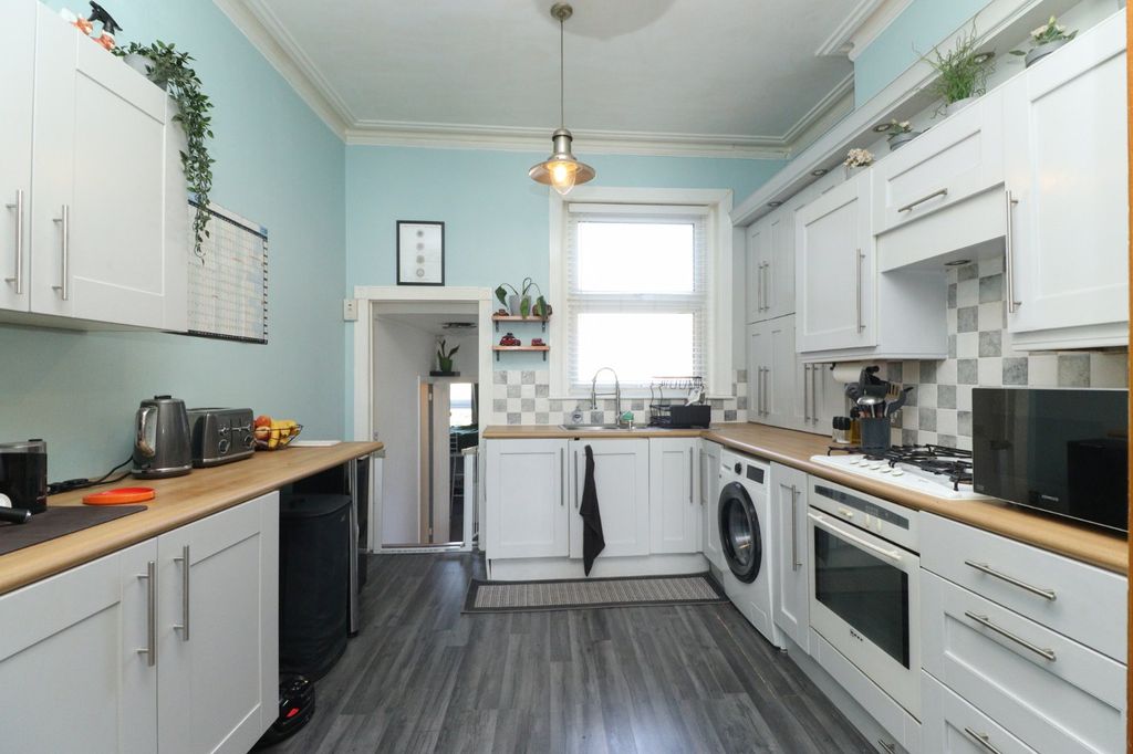 Property photo 2 of 11 Picture 2