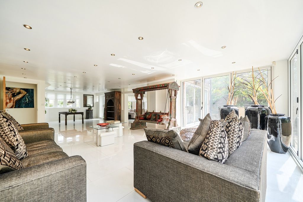 Property photo 2 of 24 1450118-14-69F0E5...