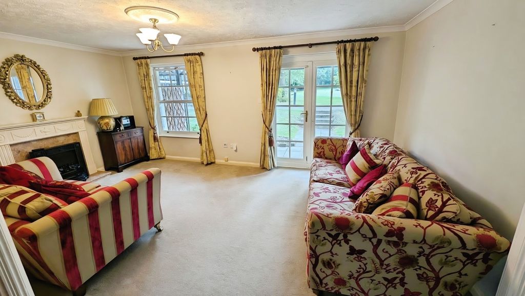 Property photo 2 of 14 Pbox-Img.Jpg