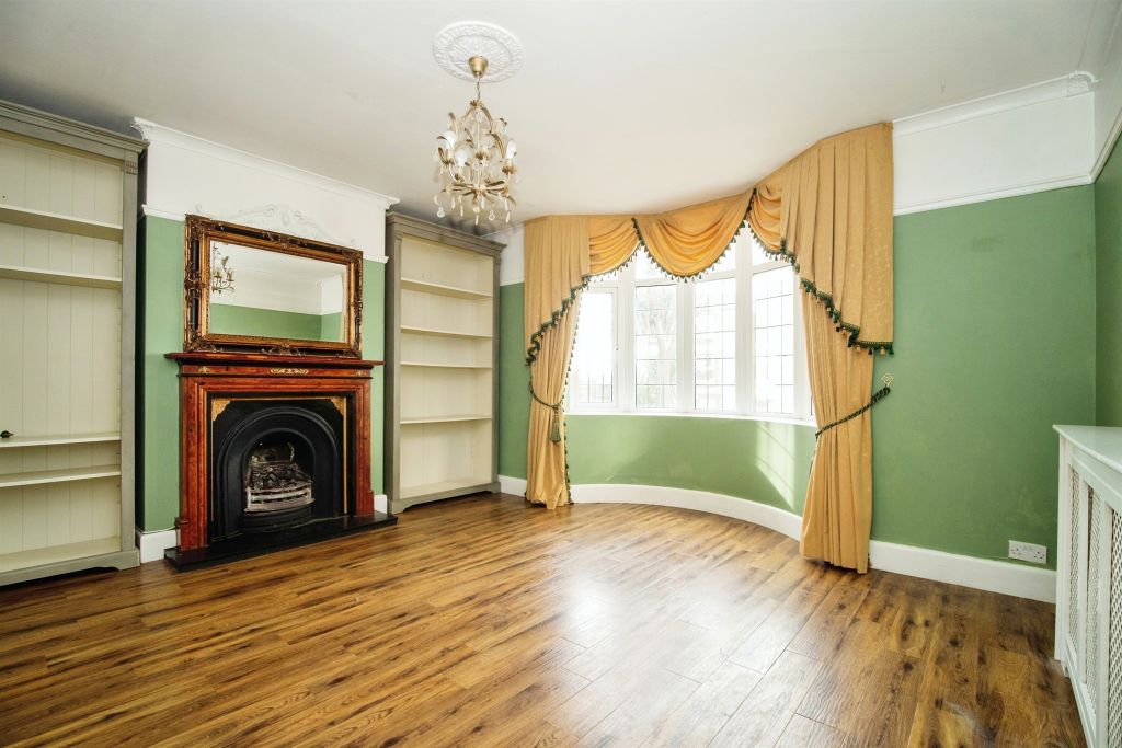 Property photo 3 of 18