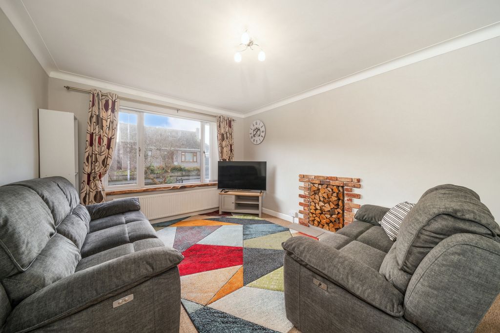 Property photo 2 of 23 Photo 16