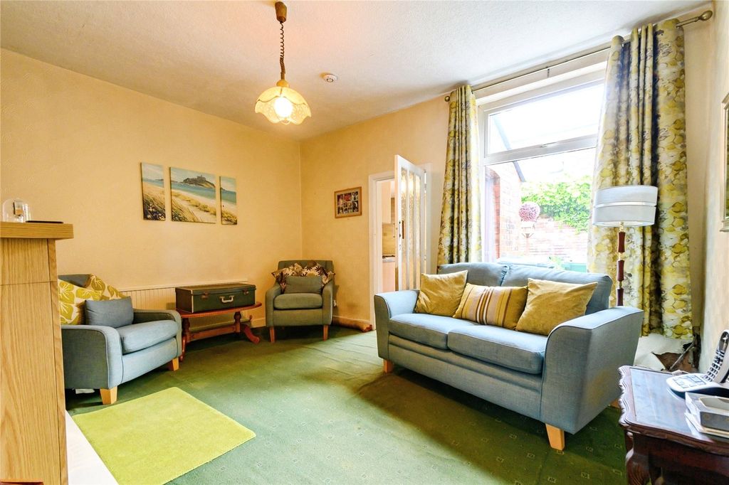 Property photo 3 of 12 Dining Room