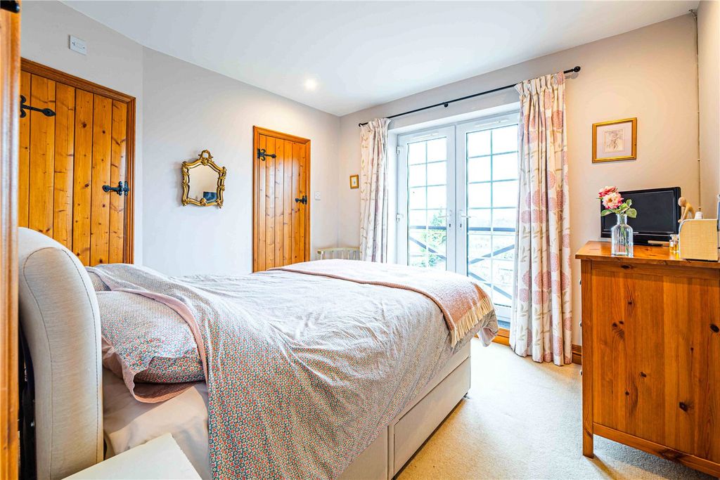 Additional image 10 of 3 bed semi-detached house for saleTring Road, Dunstable, Central Bedfordshire LU6