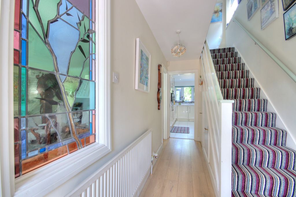 Property photo 2 of 27 Entrance Hall 2