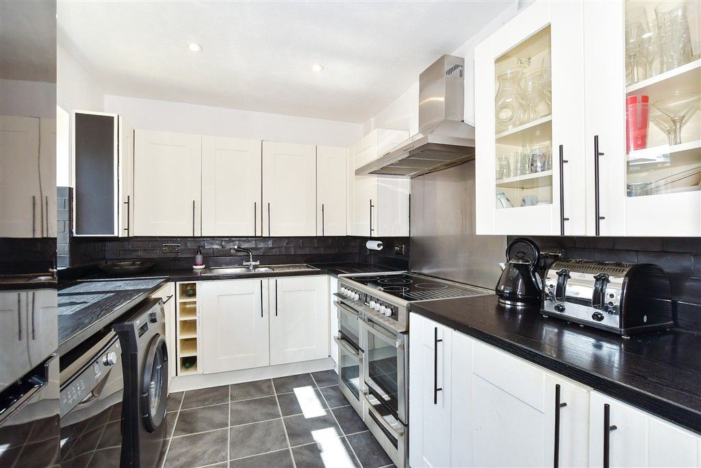 Property photo 3 of 13 Kitchen