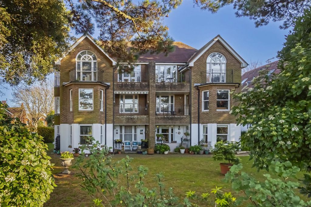 Property photo 1 of 14 Queensborough Court_16.Jpg