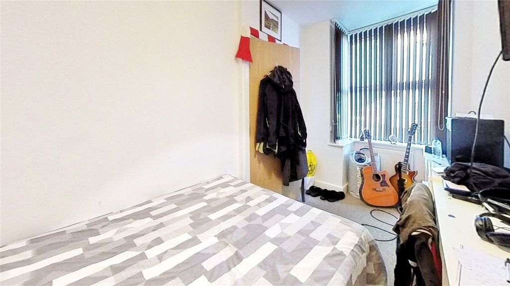 Property photo 3 of 8 Picture No. 10