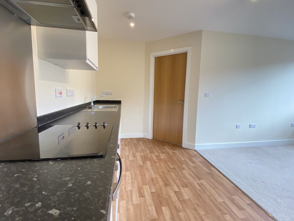 Property photo 2 of 9 Kitchen