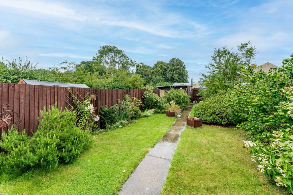 Property photo 2 of 21