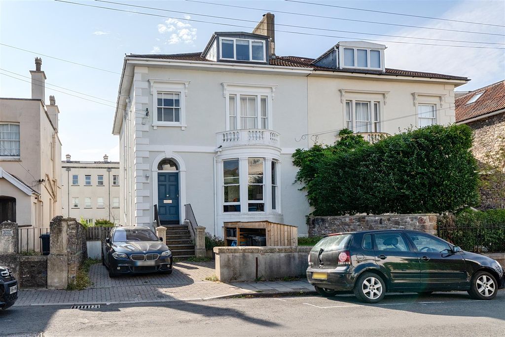 Property photo 1 of 16 F1 17 Wellington Park Front2.Jpg