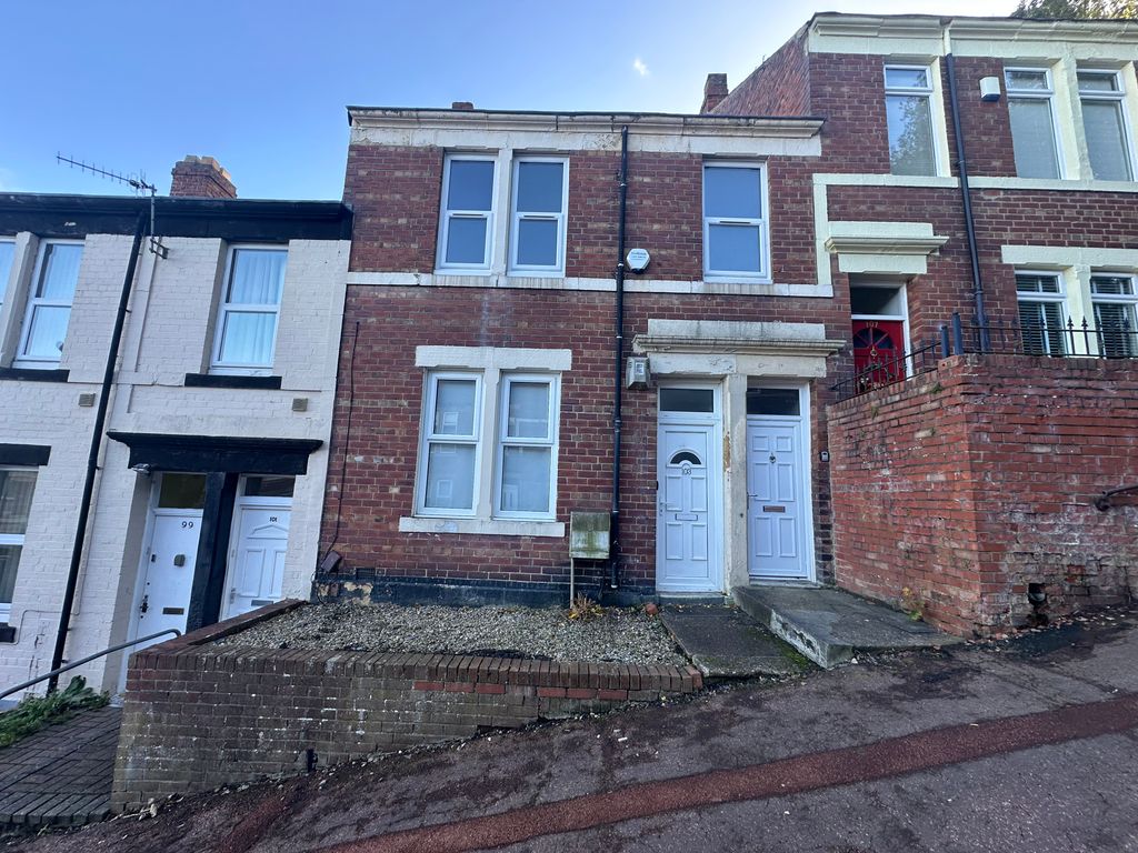 Property photo 2 of 8