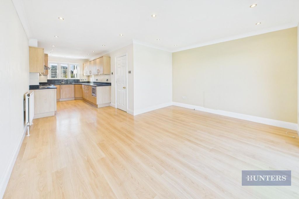 Property photo 3 of 28 Cam05152G0-Pr0049-Still017.Jpg