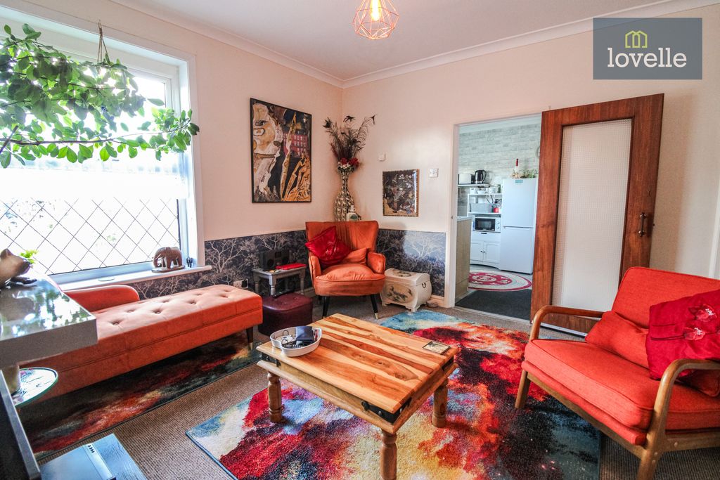 Property photo 2 of 14