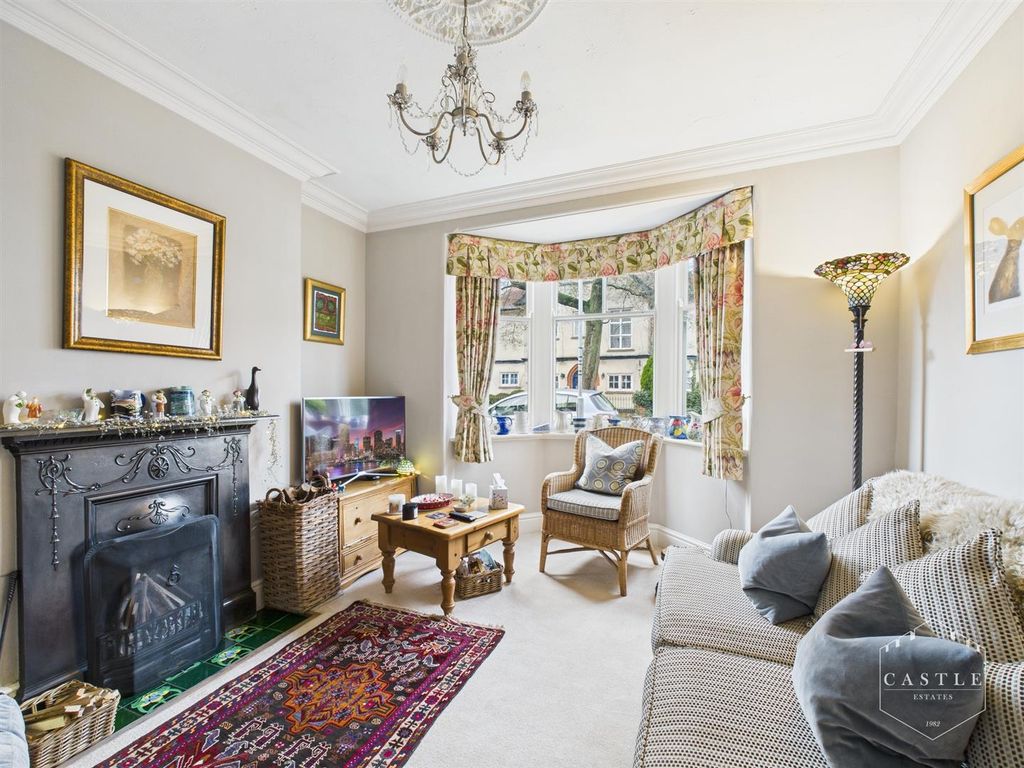 Property photo 2 of 29 Lounge