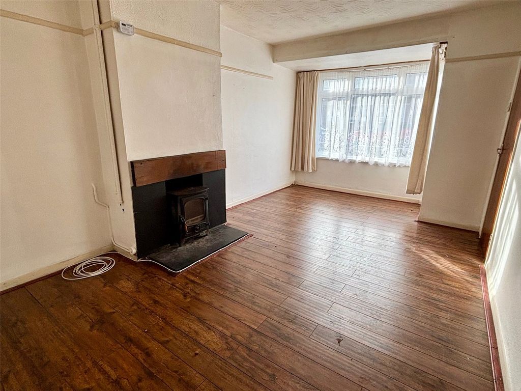 Property photo 2 of 20 Picture No. 11