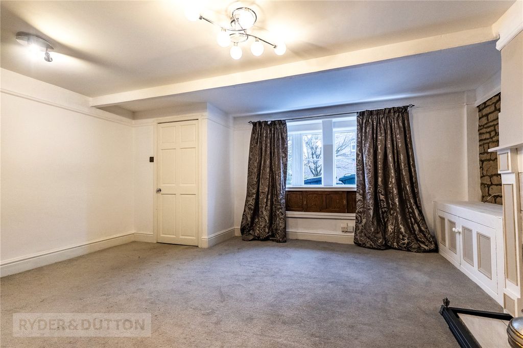 Property photo 3 of 14 Living Room