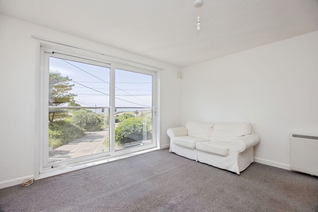 Property photo 2 of 17 Photo