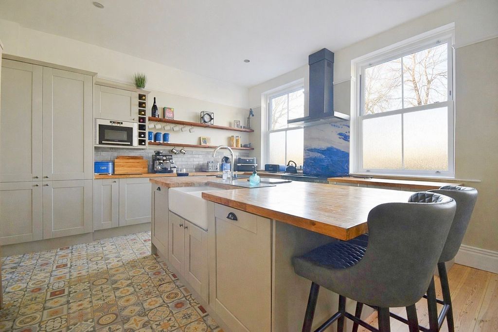 Property photo 3 of 30