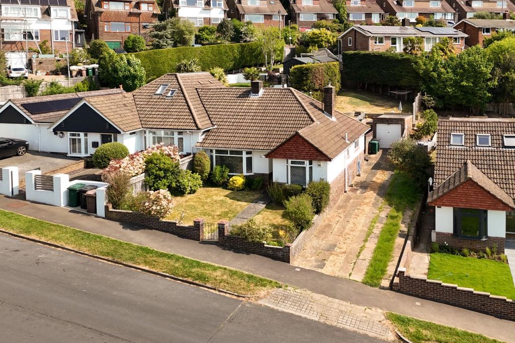 Property photo 1 of 19 Mill Rise-21.Jpg