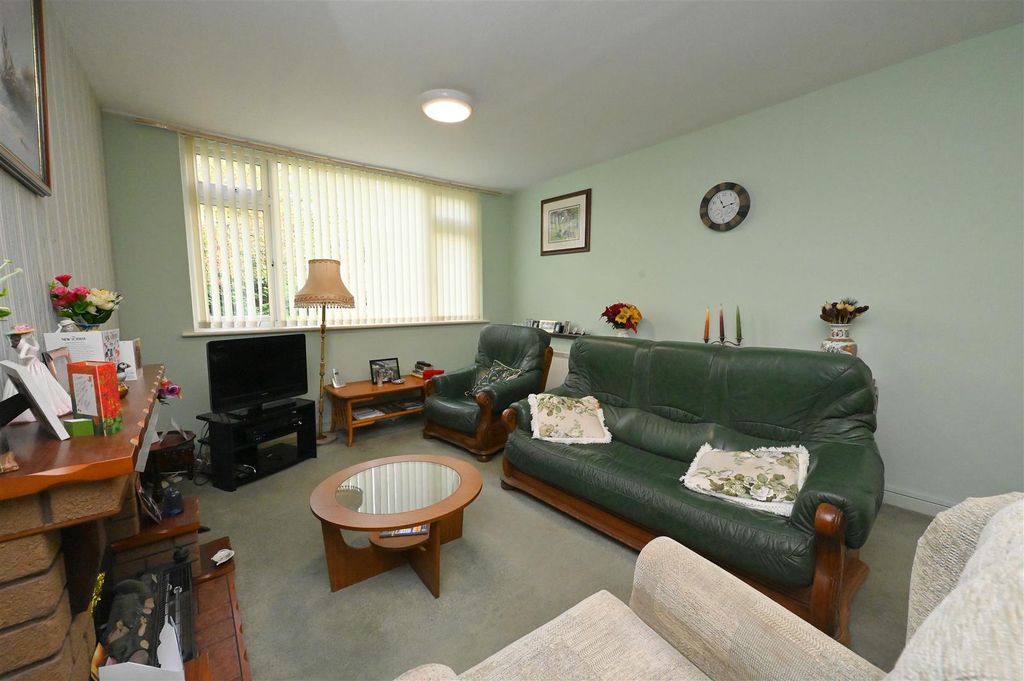 Property photo 2 of 14 Lounge2.Jpg