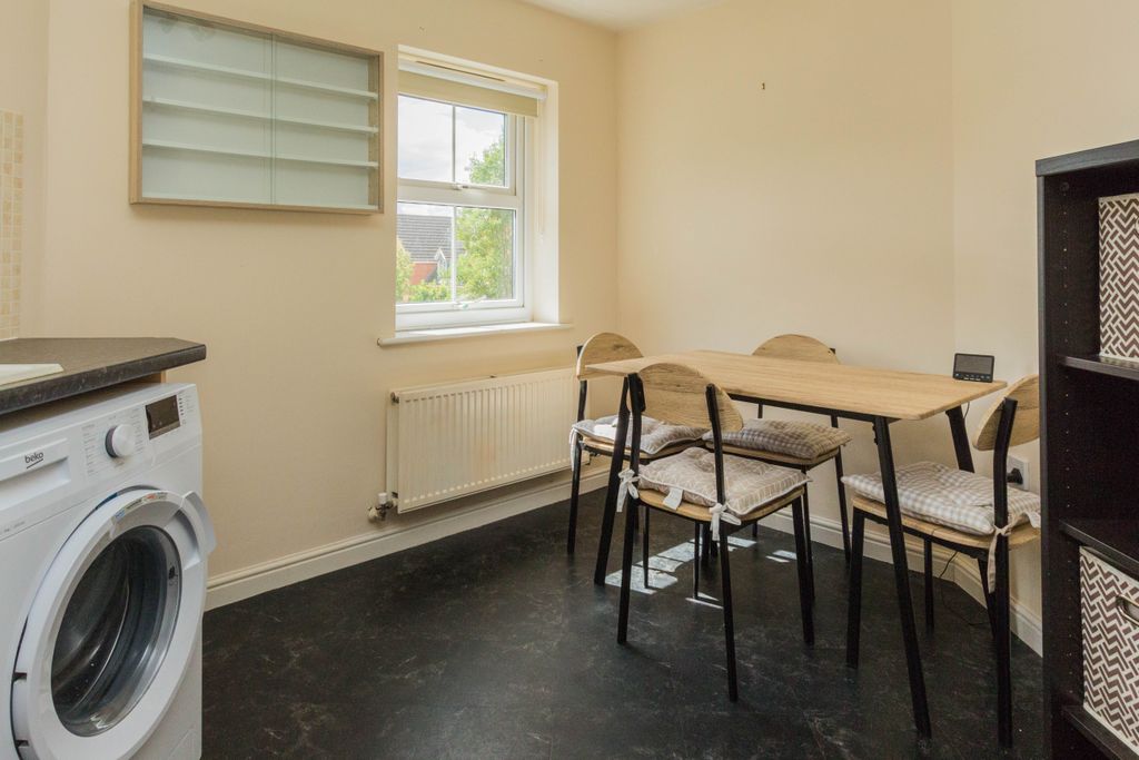 Property photo 3 of 7 Kitchen/Dining Room