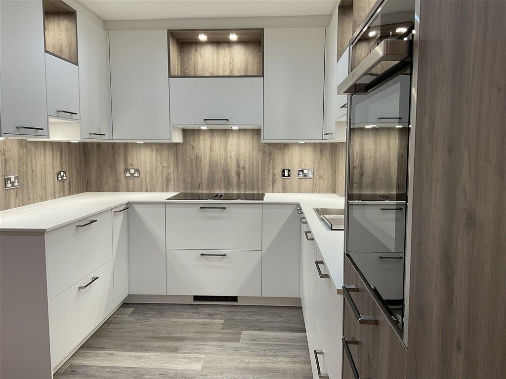 Property photo 3 of 10 Kitchen